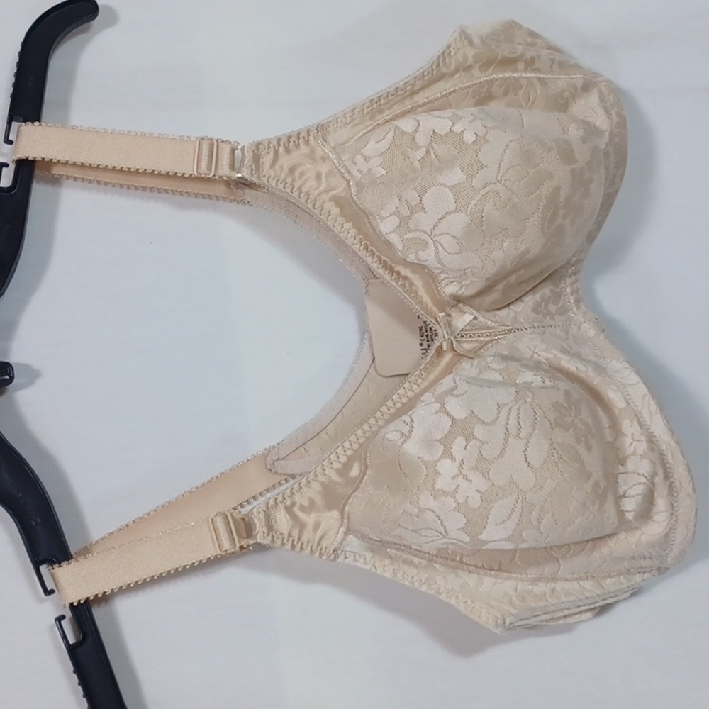 BALI BRA WOMENS SIZE 42C IN A BEAUTIFUL NATURAL COLOR